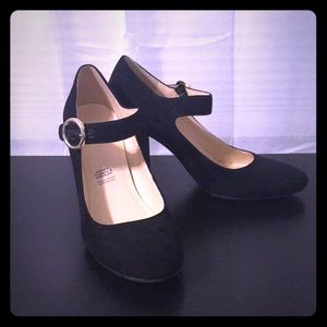 Liz Claiborne MaryJane Heels Size 8